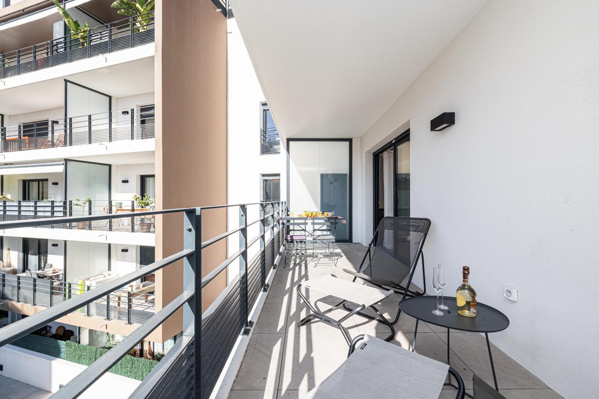 Queen Riviera : Climatisation, Parking, Terrasse Menton Eksteriør bilde