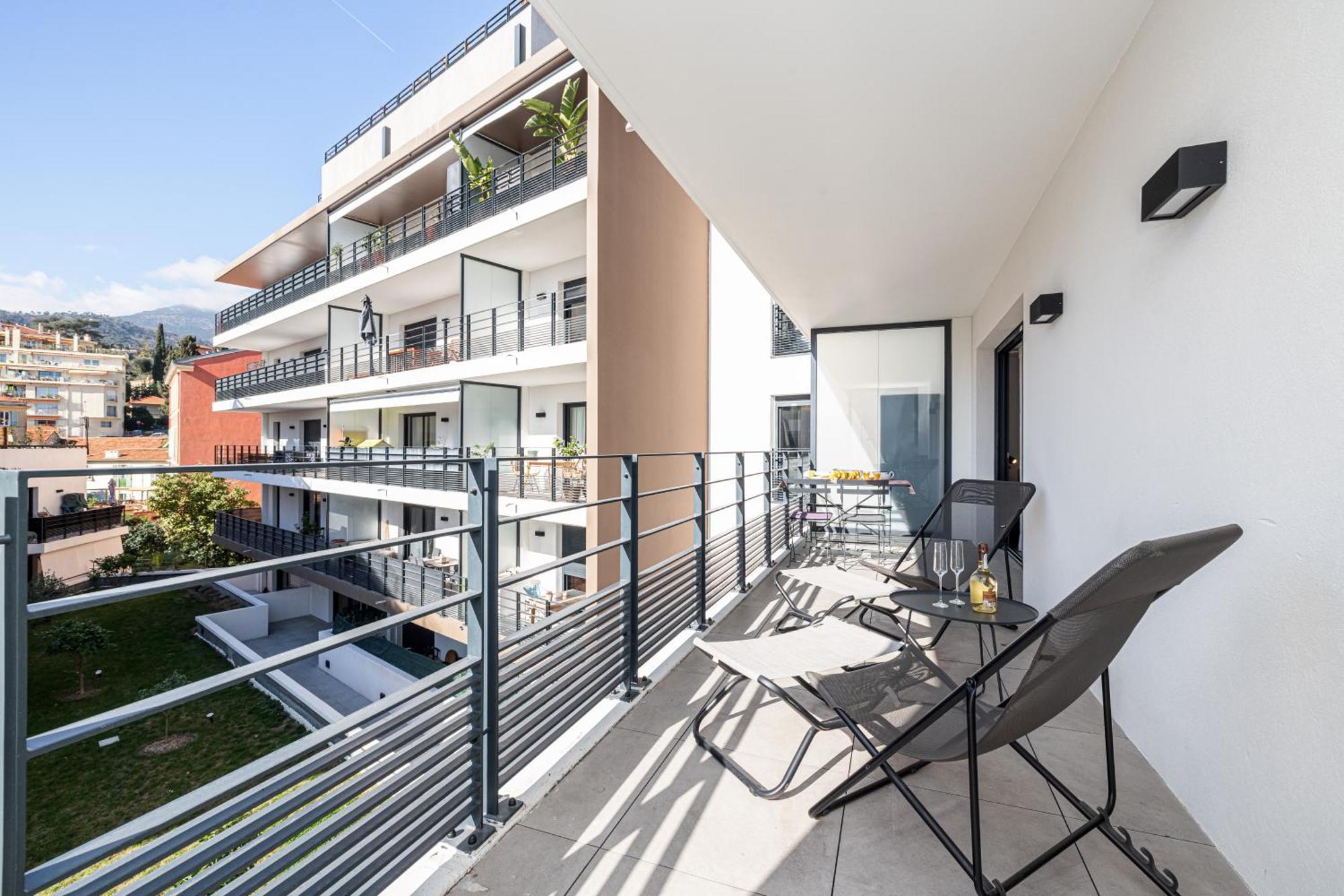 Queen Riviera : Climatisation, Parking, Terrasse Menton Eksteriør bilde