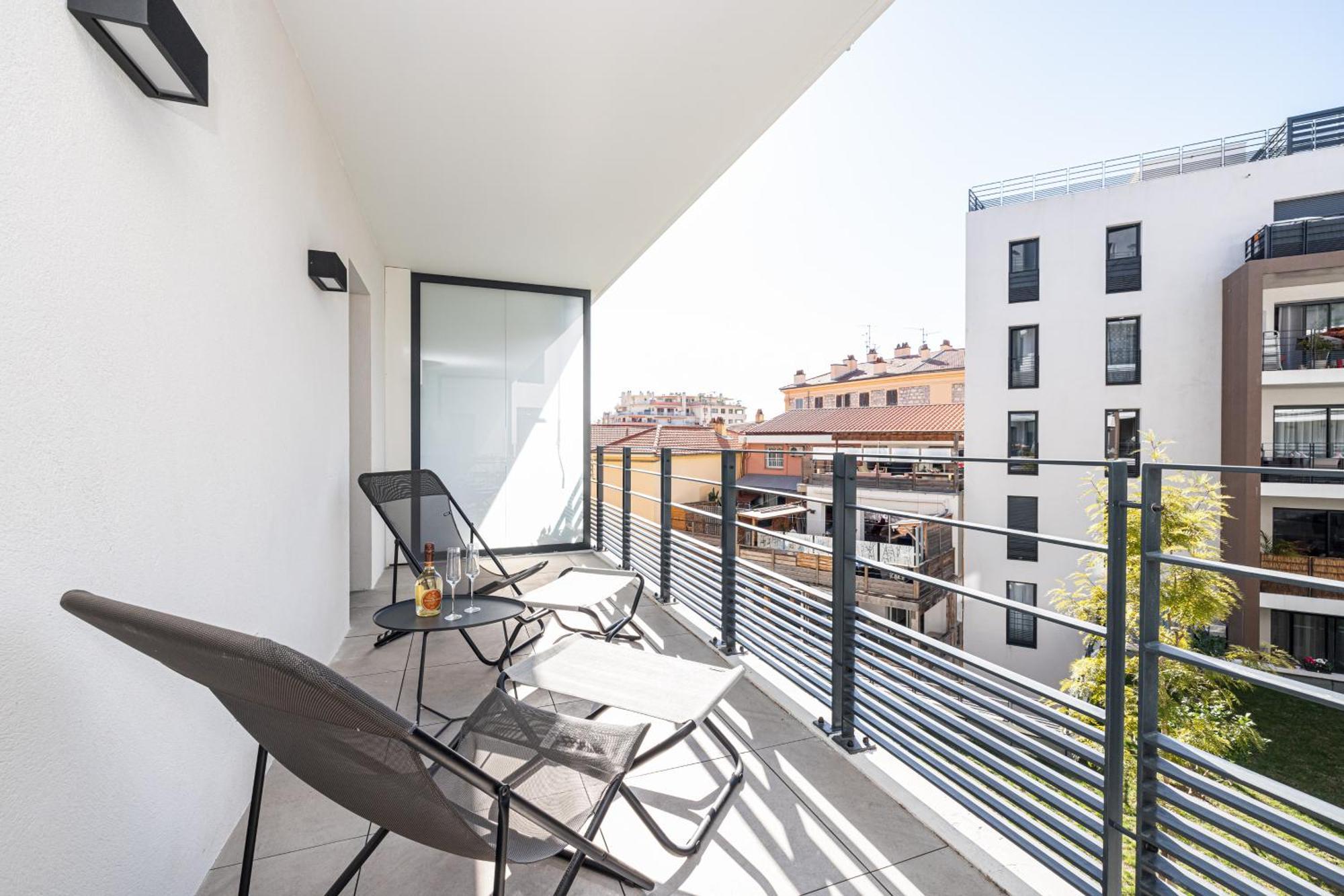Queen Riviera : Climatisation, Parking, Terrasse Menton Eksteriør bilde