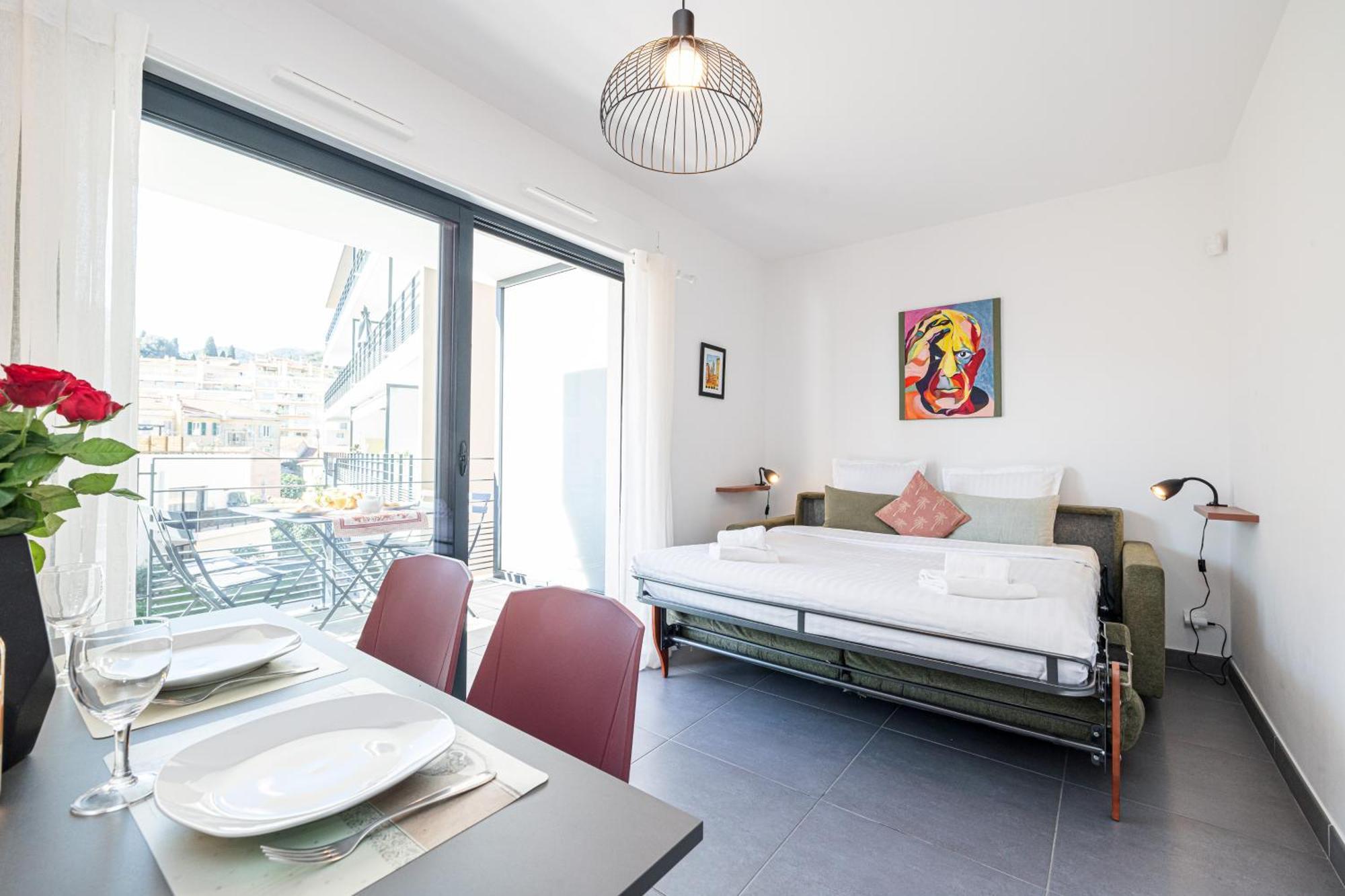 Queen Riviera : Climatisation, Parking, Terrasse Menton Eksteriør bilde