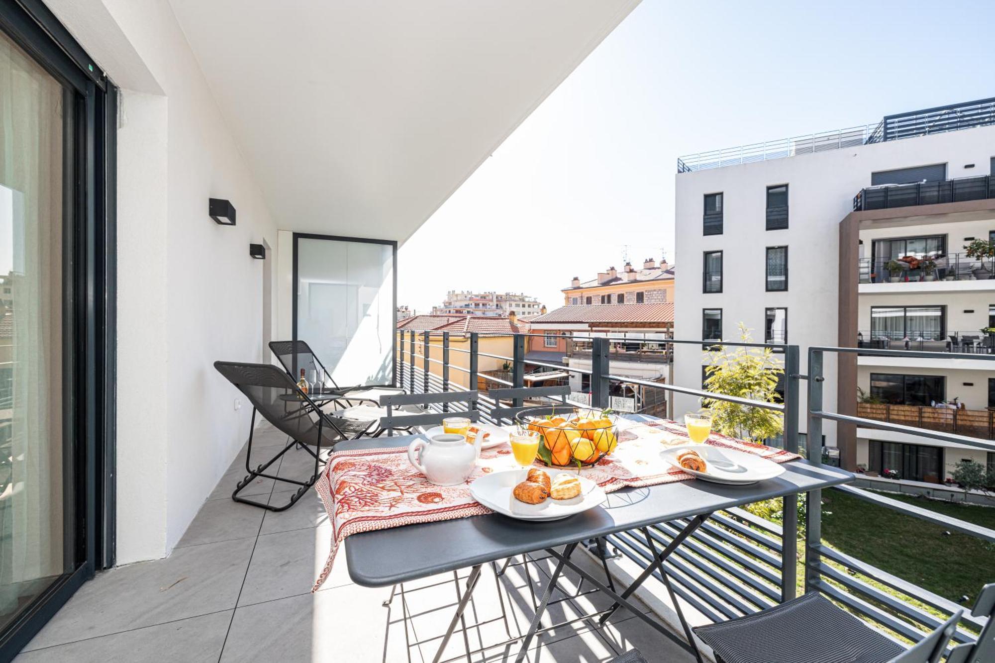 Queen Riviera : Climatisation, Parking, Terrasse Menton Eksteriør bilde