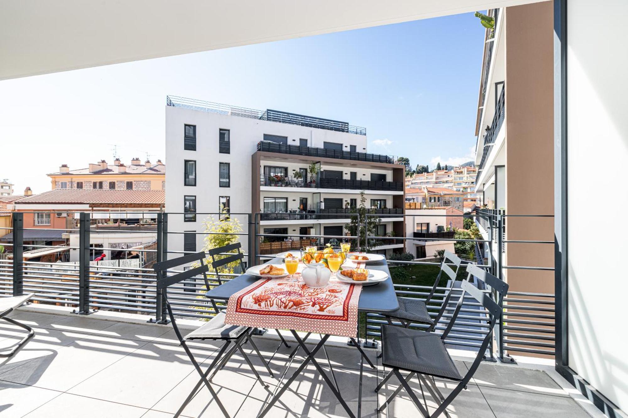 Queen Riviera : Climatisation, Parking, Terrasse Menton Eksteriør bilde