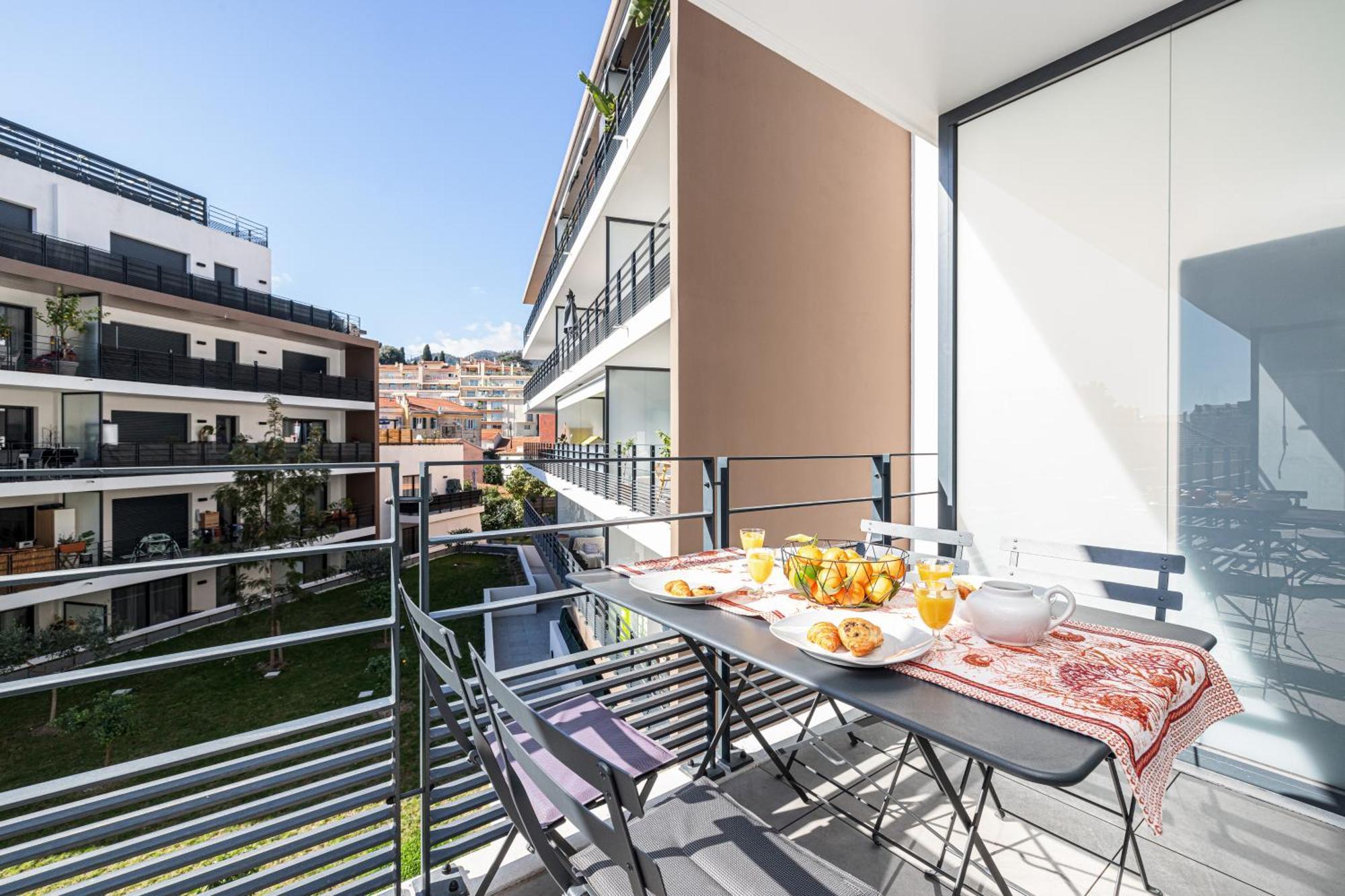 Queen Riviera : Climatisation, Parking, Terrasse Menton Eksteriør bilde